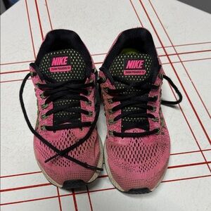 Nike Women's Pink and Black Sneakers